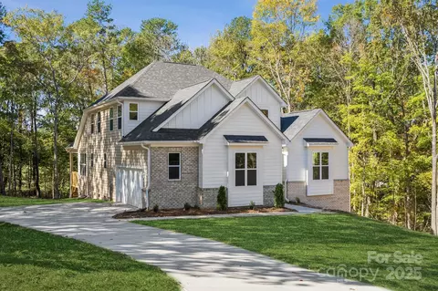 2416 Forrestbrook Dr, Kannapolis, NC 28083 photo 2