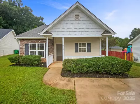 1913 Nigel Ct, Charlotte, NC 28213