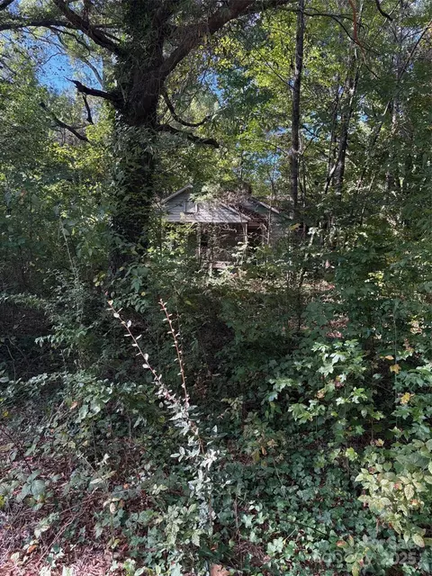7125 Stillwell Rd, Matthews, NC 28105