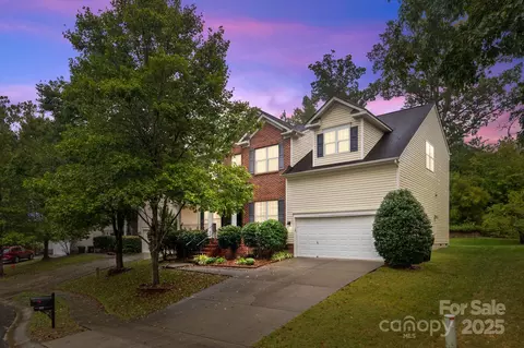 2111 Elendil Ln, Charlotte, NC 28269