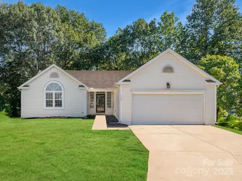 113 S Mulberry Ct, Mount Holly, NC 28120