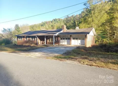 151 Swiss Loop, Burnsville, NC 28714