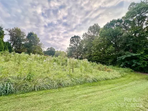 2804 Horseford Rd, Lenoir, NC 28645