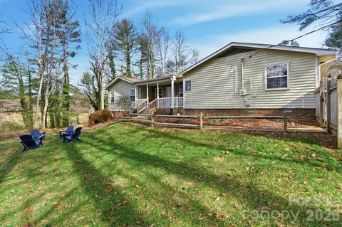 72 Lacey Ln, Hendersonville, NC 28739
