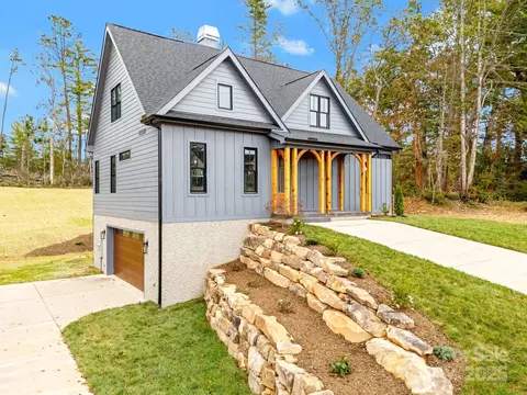 25 Reta Rd, Fairview, NC 28730