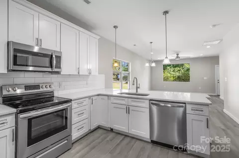 2317 Kennesaw Dr, Charlotte, NC 28216