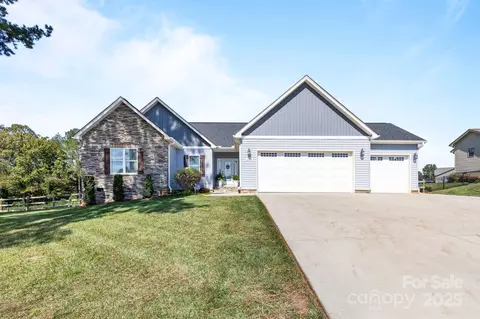 198 Castle Pines Ln, Statesville, NC 28625