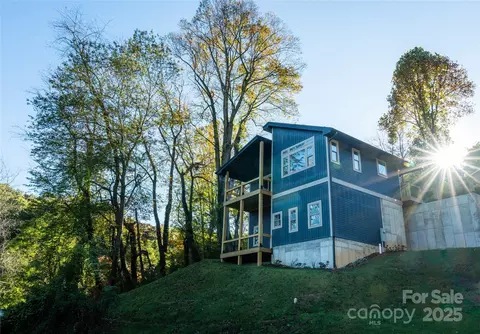 156 Burma Rd, Waynesville, NC 28786
