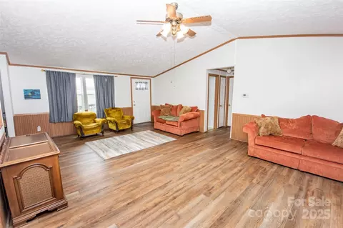 Living - 159 Shaw Rd, Harmony, NC 28634 photo 2 of 4
