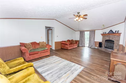 Living - 159 Shaw Rd, Harmony, NC 28634 photo 1 of 4