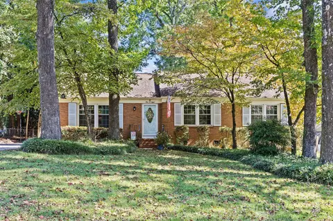 908 Lynbrook Dr, Charlotte, NC 28211