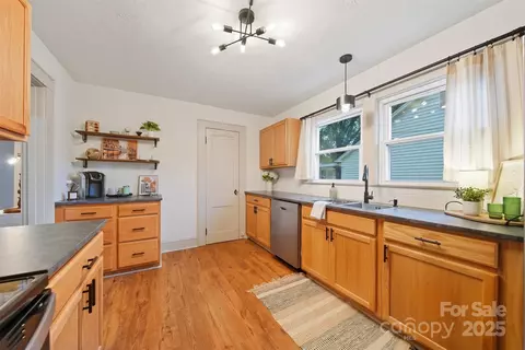 Kitchen - 814 2nd Sw Ave SW, Conover, NC 28613 photo 3 of 5