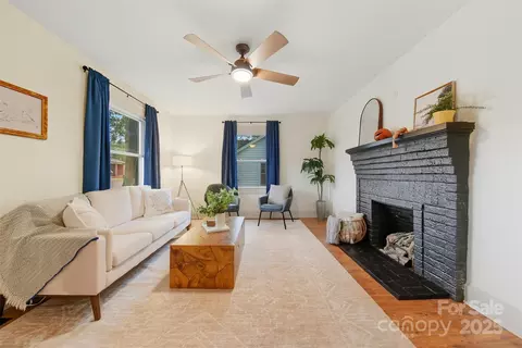 Living - 814 2nd Sw Ave SW, Conover, NC 28613 photo 2 of 4