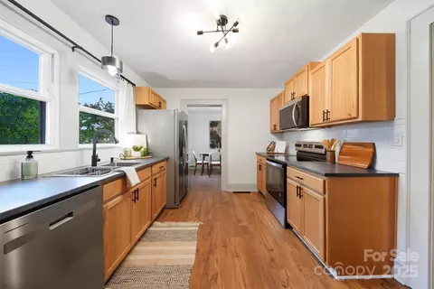 Kitchen - 814 2nd Sw Ave SW, Conover, NC 28613 photo 4 of 5