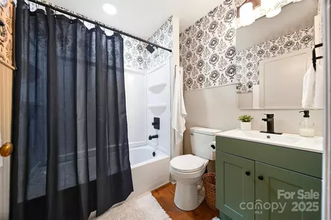 Bath - 814 2nd Sw Ave SW, Conover, NC 28613 photo 1 of 1