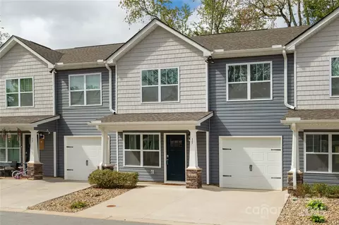 15 Virginia Commons Dr, Arden, NC 28704