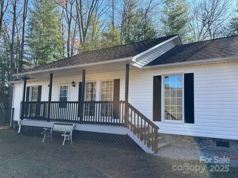 493 Spring Hill Rd, Bakersville, NC 28705