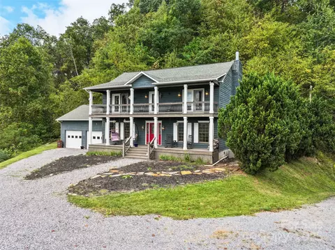 1231 Grandeur Hts, Clyde, NC 28721