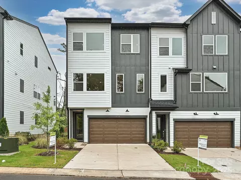 8034 Cedarsmith Ct, Charlotte, NC 28217