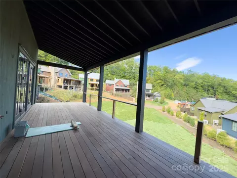 Exterior - 143 Lodestone 418 Dr #418, Sylva, NC 28779 photo 4 of 10