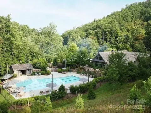 Exterior - 143 Lodestone 418 Dr #418, Sylva, NC 28779 photo 8 of 10