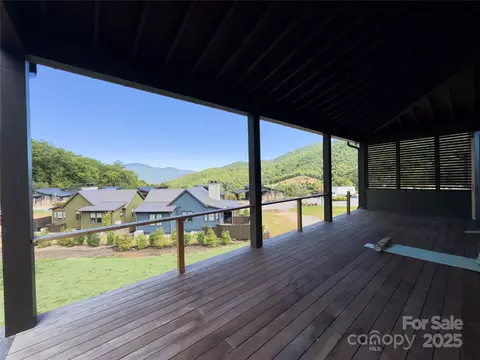 Exterior - 143 Lodestone 418 Dr #418, Sylva, NC 28779 photo 5 of 10