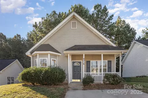 6316 Derryfield Dr, Charlotte, NC 28213