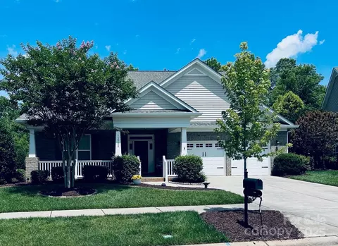 12728 Meetinghouse Dr, Cornelius, NC 28031