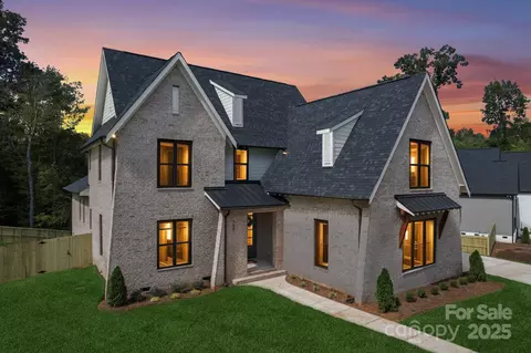 150 Sardis Ln, Charlotte, NC 28270