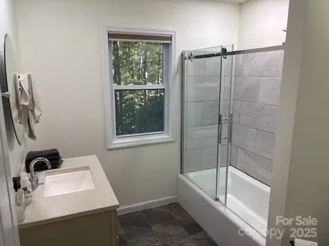 Bath - 1077 Melrose Mountain Rd, Tryon, NC 28782 photo 5 of 5