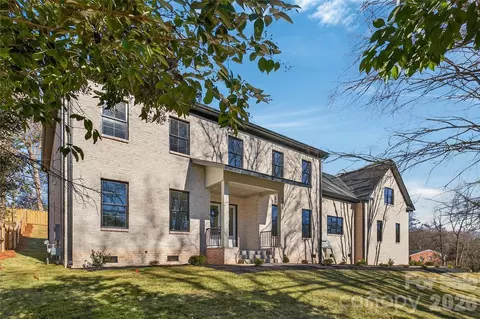 6811 Burlwood Rd, Charlotte, NC 28211