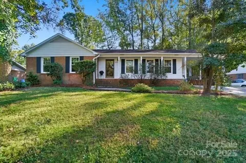 2000 Knell Dr, Charlotte, NC 28212