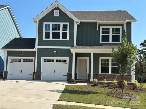5008 Mooreland Oaks Way, Mount Holly, NC 28120