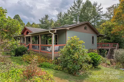 17 Red Oak Ln, Alexander, NC 28701