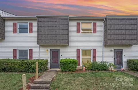 7909 Lakehouse Ln, Charlotte, NC 28210