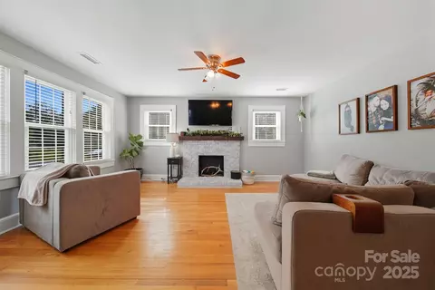 116 Huss Ave, Hudson, NC 28638