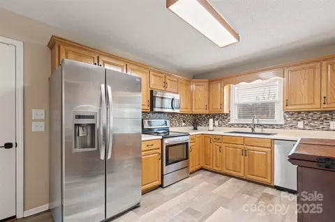 Kitchen - 3233 6th Ne Ave NE, Conover, NC 28613 photo 2 of 2