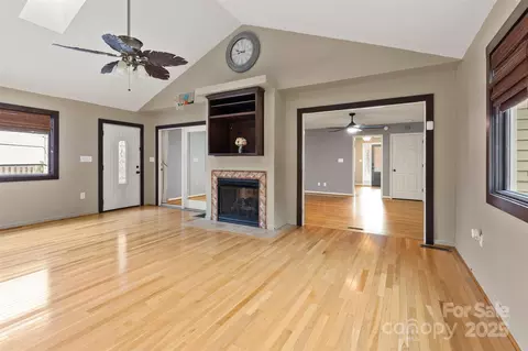Living - 3233 6th Ne Ave NE, Conover, NC 28613 photo 3 of 7