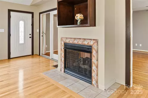 Living - 3233 6th Ne Ave NE, Conover, NC 28613 photo 7 of 7