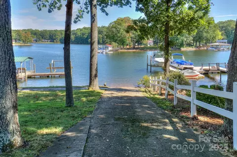 8412 Ediths Ln, Terrell, NC 28682 photo 12