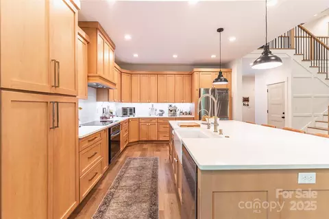 Kitchen - 602 Kames Nw Ct NW, Conover, NC 28613 photo 5 of 6