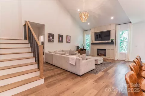 Living - 602 Kames Nw Ct NW, Conover, NC 28613 photo 5 of 7