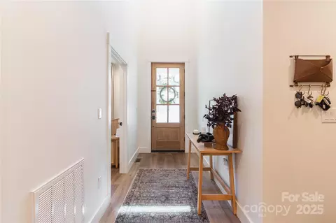 Entry Way - 602 Kames Nw Ct NW, Conover, NC 28613 photo 2 of 7