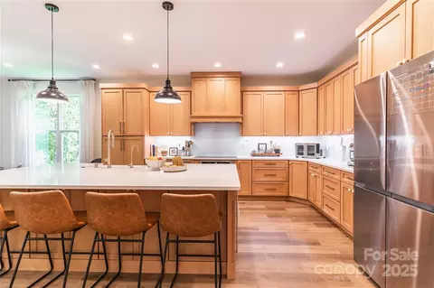 Kitchen - 602 Kames Nw Ct NW, Conover, NC 28613 photo 2 of 6