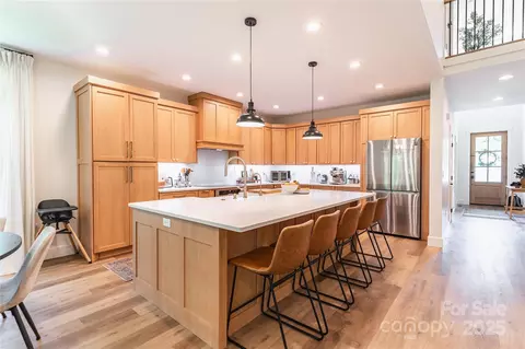 Kitchen - 602 Kames Nw Ct NW, Conover, NC 28613 photo 6 of 6