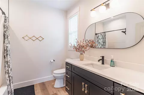 Bath - 602 Kames Nw Ct NW, Conover, NC 28613 photo 5 of 8