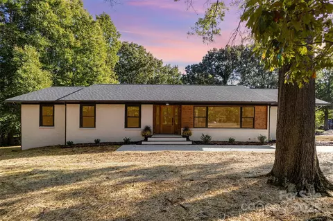 345 Kentberry Dr, Charlotte, NC 28214