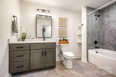 Bath - 160 Lasae Ln, Tryon, NC 28782 photo 5 of 7