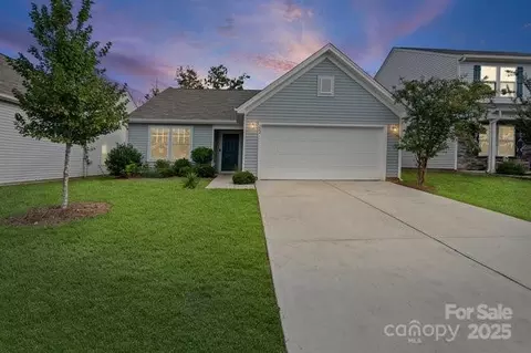 222 Hidden Lakes Rd, Statesville, NC 28677