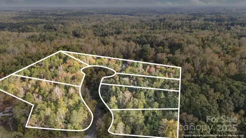 200 Moose Ct, Thomasville, NC 27360